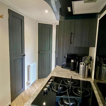 Апартаменты Charming On Park With Swimming Pool Restaurant And Bowling - Nationaal Park De Hoge Veluwe - Cozy Getaway *